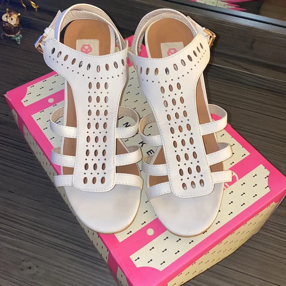 Pink Key Heels - Picture 3 of 3